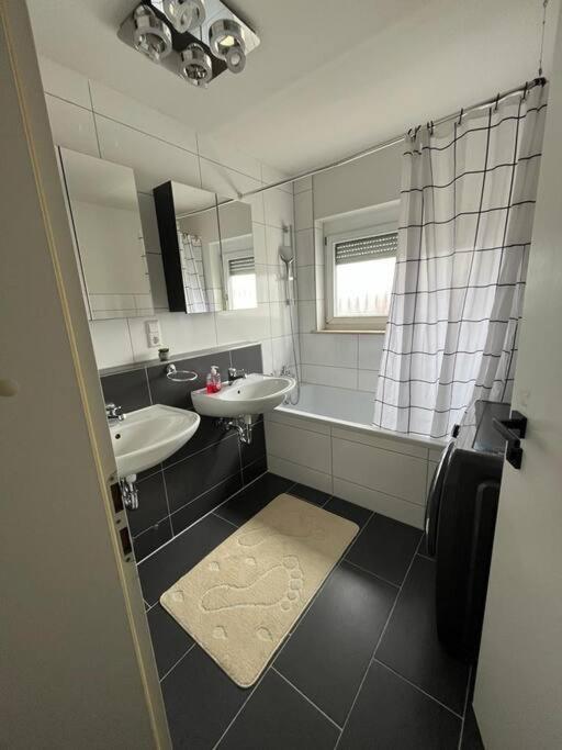 Ferienwohnung Outletcity Metzingen Metzingen  Buitenkant foto