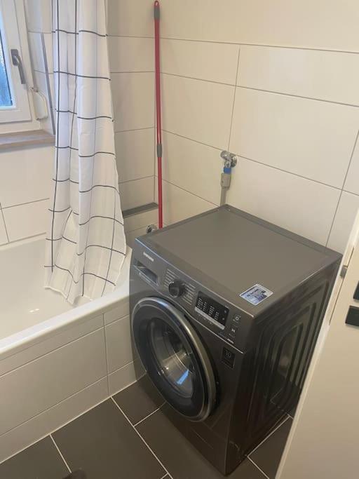 Ferienwohnung Outletcity Metzingen Metzingen  Buitenkant foto