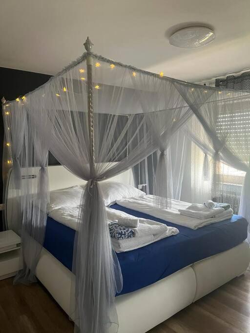 Ferienwohnung Outletcity Metzingen Metzingen  Buitenkant foto